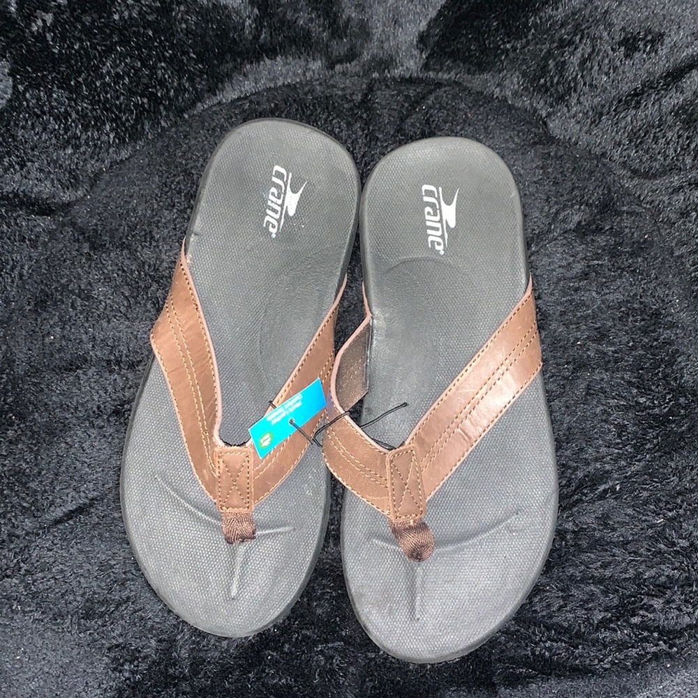 Men’s Crane size 8 sandals